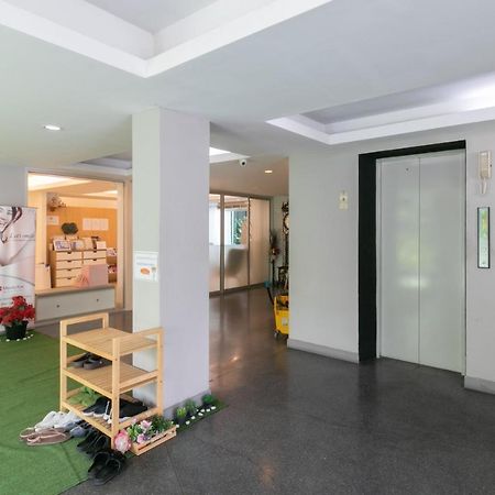 Resortel Lat Phrao 91 Bangkok Esterno foto