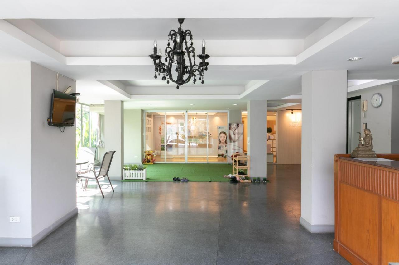 Resortel Lat Phrao 91 Bangkok Esterno foto