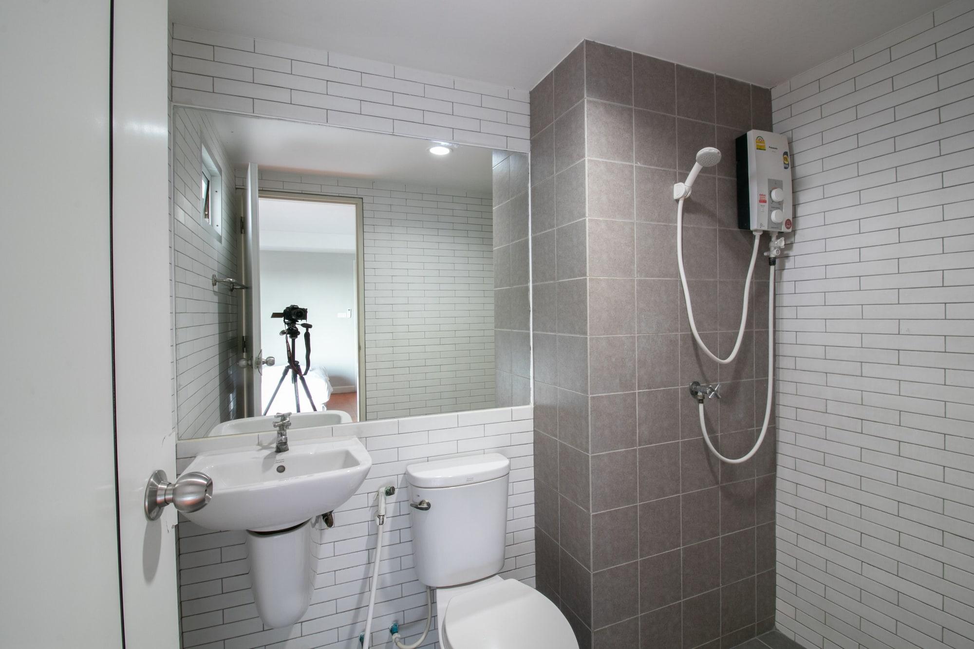 Resortel Lat Phrao 91 Bangkok Esterno foto
