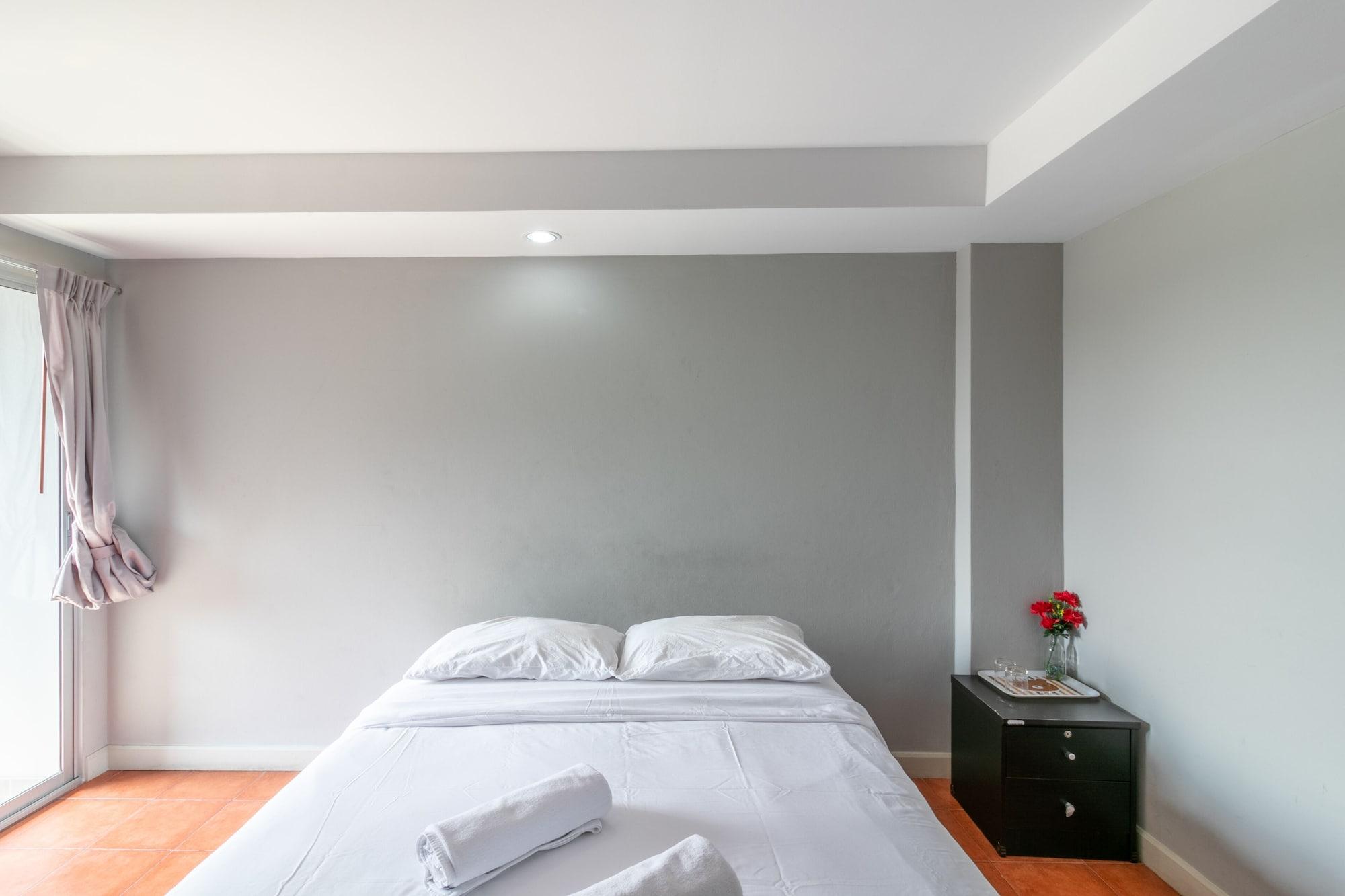 Resortel Lat Phrao 91 Bangkok Esterno foto