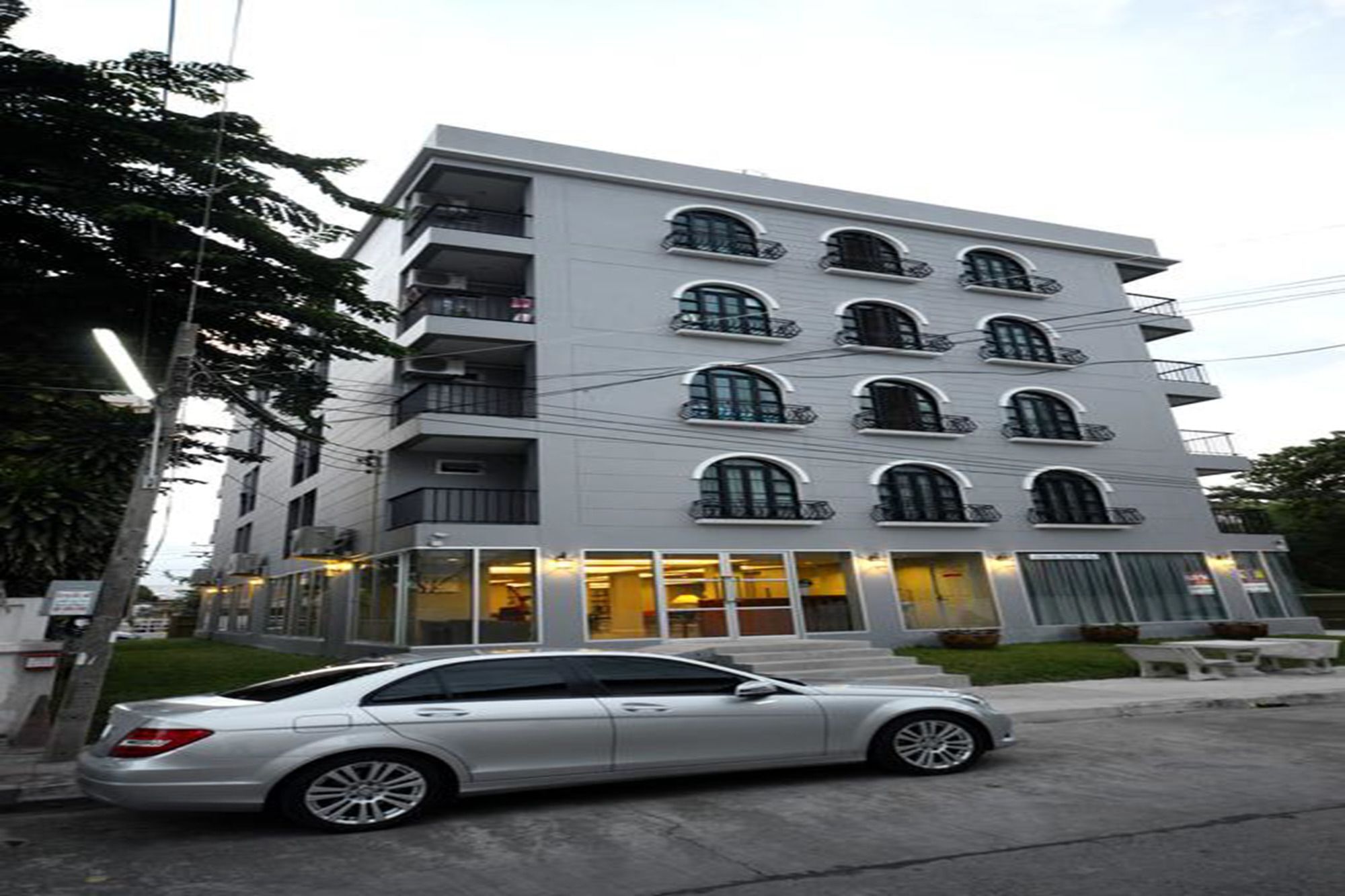 Resortel Lat Phrao 91 Bangkok Esterno foto